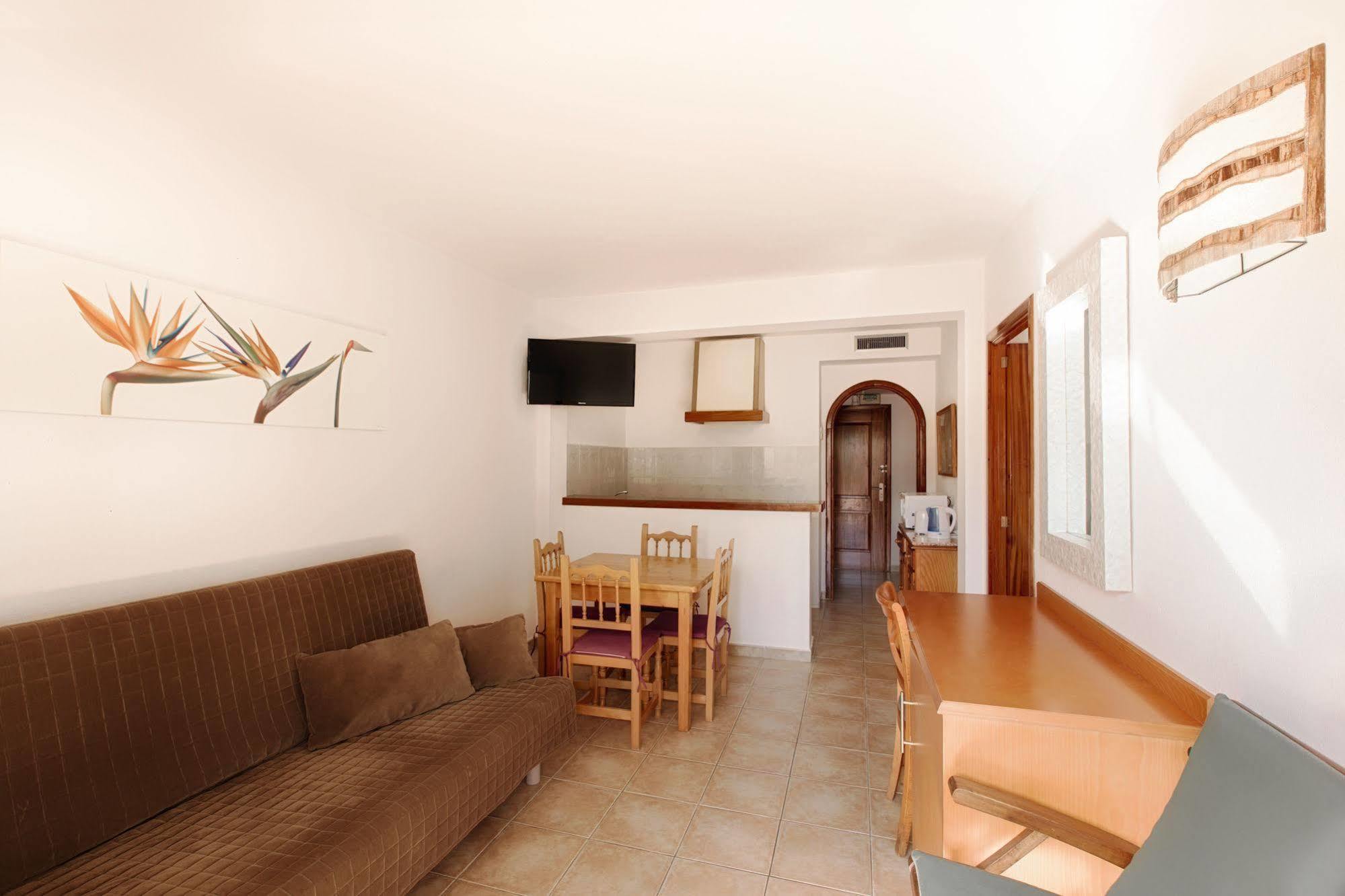Apartamentos Colomar Santa Eulària des Riu Kültér fotó