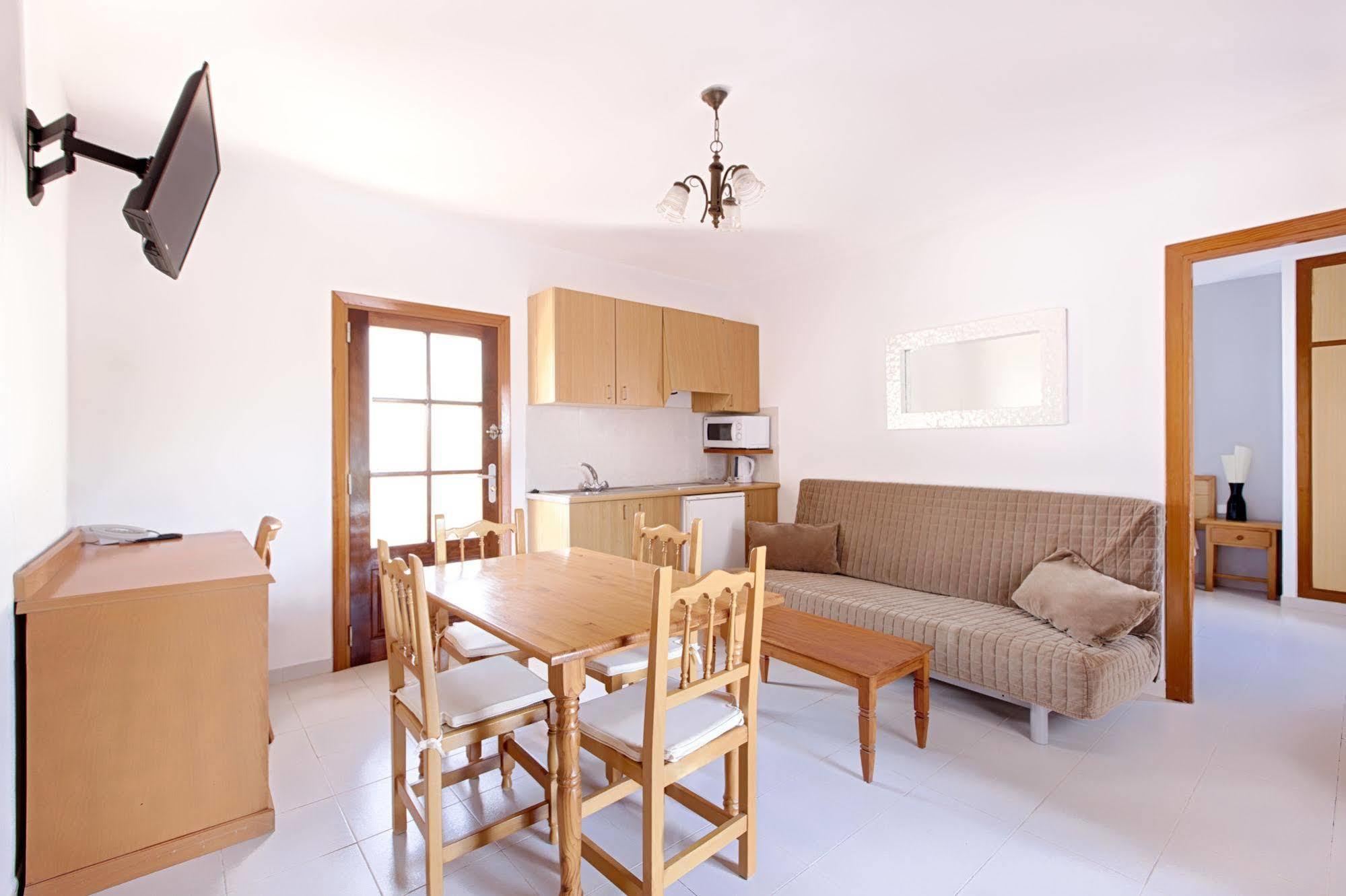 Apartamentos Colomar Santa Eulària des Riu Kültér fotó