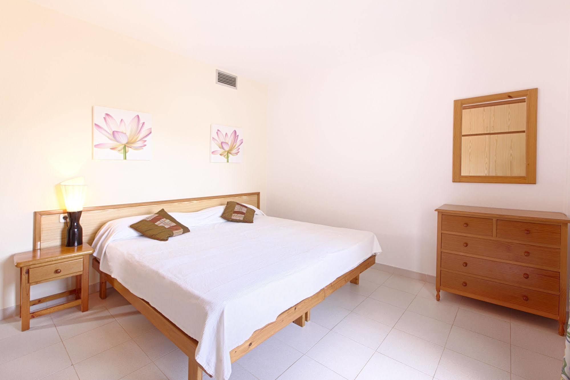 Apartamentos Colomar Santa Eulària des Riu Kültér fotó